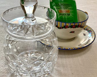 Pot à miel en cristal Cartier | Pot avec couvercle diamanté, décor de table avec base en étoile