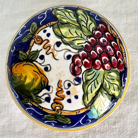 Italian Deruta Style Hand Painted Majolica Ceramic Trinket Box with Fruit Motif