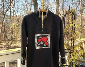 Jersey vintage de los 90 de East West con apliques de rosas negras y rojas.