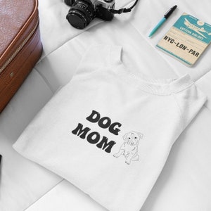 Dog Mom Sweatshirt, Dog Mom Gift, Dog Mom Jumper, Dog Lover Sweatshirt, Cute Dog Unisex Crewneck Sweatshirt