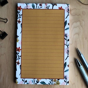 Bonito | Floral | Padrão | Cor laranja queimado | Bloco de notas | Papelaria | Escritório | Notas | Presente | Escrever | Lista | carta | 5,5x8,5