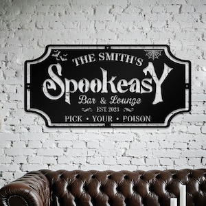 Personalisiertes Spookeasy Metallschild: Rustikales Halloween Bar Dekor