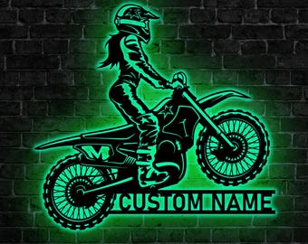 Letrero metálico personalizado para motocross con luz LED para mujer, decoración de motocross, letrero con nombre de motociclista, regalo para motociclistas, letrero de carreras
