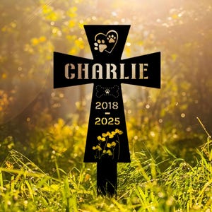 Personalized Pet Memorial Stake: Dog Paw Prints Grave Marker