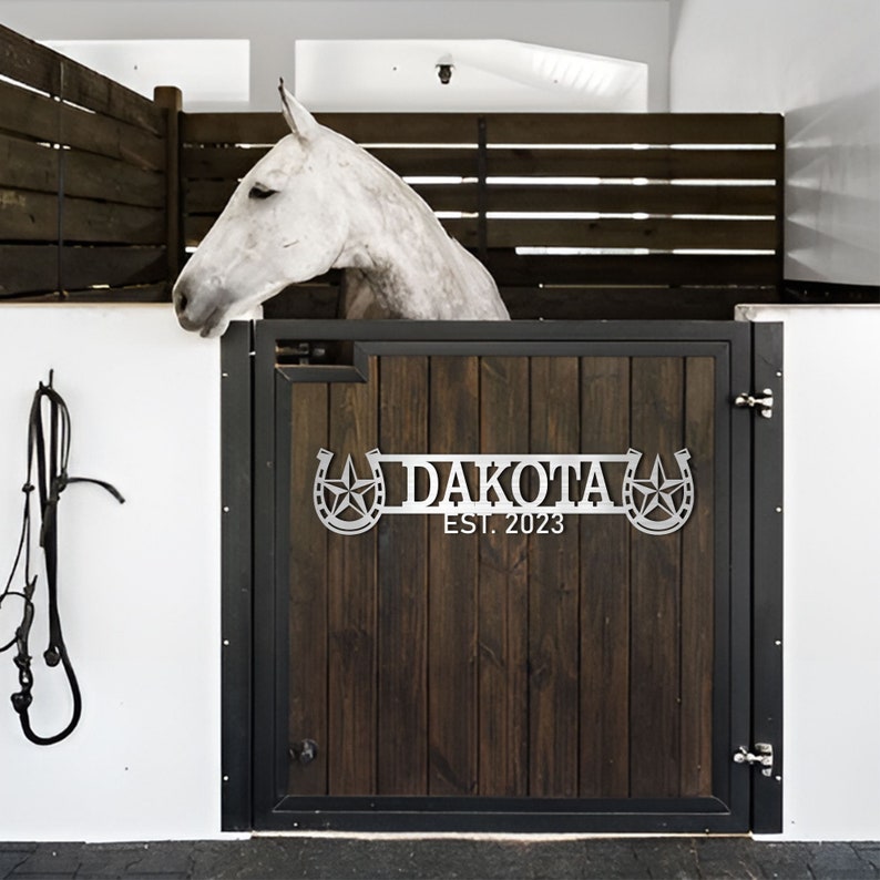 Personalized Horse Stall Name Signs,Horse Barn Door Sign,Horse Farm Sign Outdoor,Door Hanger,Horse Name Plate,Wall Decor,Housewarming Gift zdjęcie 1