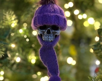 Handmade Santa Skull Ornament – 3D Printed, Hand-Painted Holiday Skull Decor – Unique Gift for Skull Lovers – Christmas Ornament