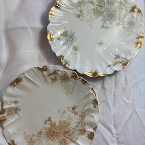 Set of 4 Vintage Limoges Dahlia Plates with Gold Trim (2 Pink, 2 Blue)