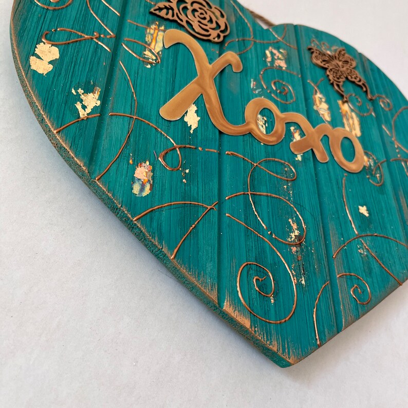 Front door decor, xoxo heart-shaped pallet, rustic heart, love confession hanging, outdoor hanger, valentines green plaque, love sign image 9