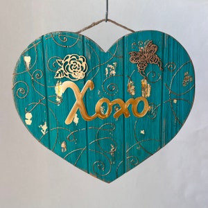 Front door decor, xoxo heart-shaped pallet, rustic heart, love confession hanging, outdoor hanger, valentines green plaque, love sign image 4
