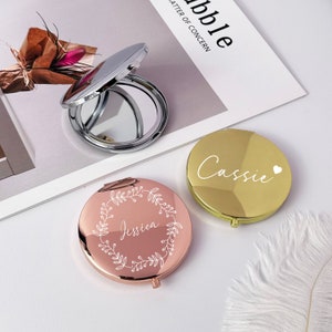 Regalo personalizado de espejo de bolsillo de oro para ella, regalo de nombre de dama de honor grabado, espejo de maquillaje de flores de nacimiento personalizado, regalos de aniversario, menores de 10 años