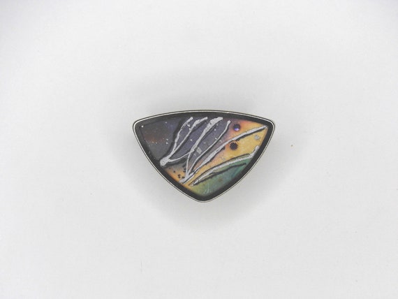 Three different vintage brooches, triangular with… - image 2