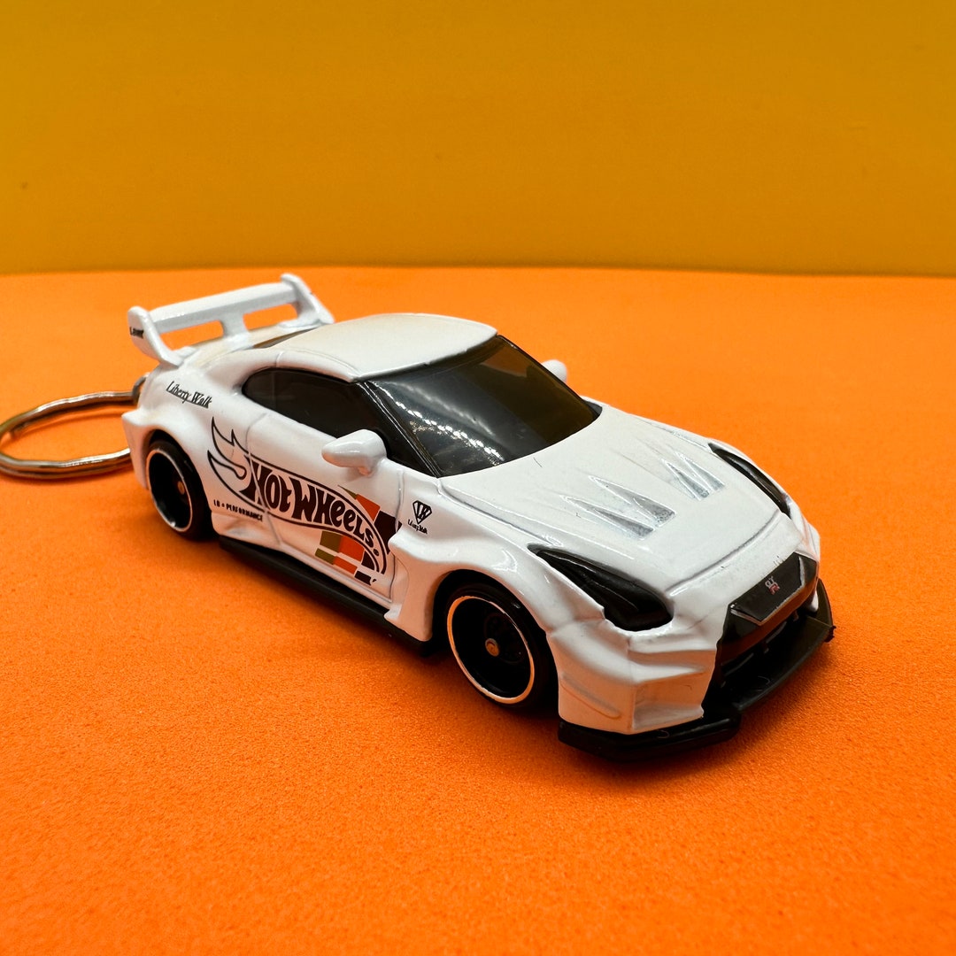 Nissan Skyline R35 35GT Mini 3d Car Keychain Keyring White - Etsy