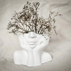 Handmade face bust vase | Small decorative flower vase for dried flowers | Scandi style home decoration gift idea