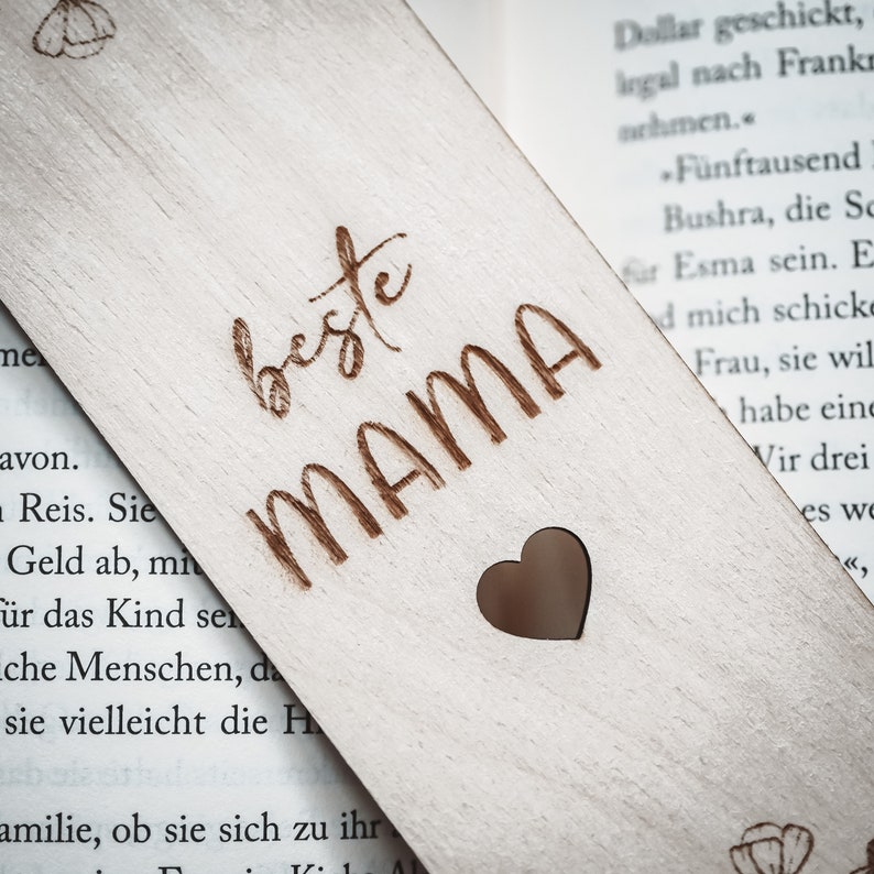 Lesezeichen aus Holz mit Lederband Beste Mama, Oma Geburtstag oder Muttertag Personalisiertes Geschenk aus Holz Muttertagsgeschenk Bild 4