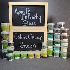 Crushed Glass, GREEN REGULAR SIZE, Glass Resin Jewelry, Resin Art Materials, Glass Glitter, Glass Chips, Irregular Small Chips, NailArt