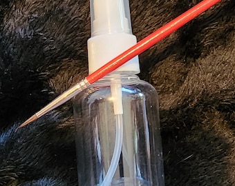 Juego de accesorios de araña saltadora: 1 botella de niebla y 1 pincel