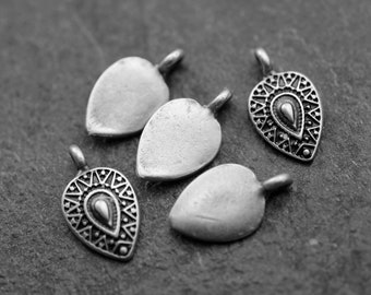 10 Silver Charms, Teardrop Charms, Dainty charms, dangle charms, jewelry making charms, Wholesale Craft charms for Jewelry Making, ZM806as