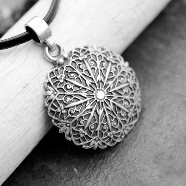 Amulet ornament pendant, Dainty pendant charm, Silver round charm, Filigree pendant, Flower Round pendant, Silver jewelry making P2054