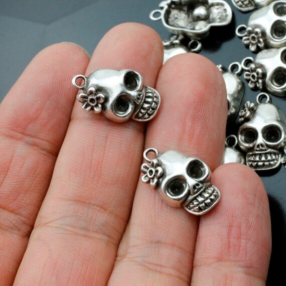 Skull charms bulk outlet