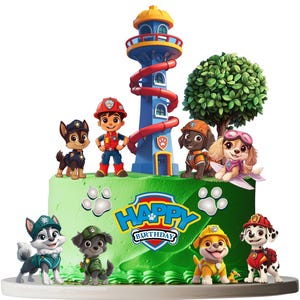 Op de afbeelding: Een groen gefrustreerde taart versierd met Paw Patrol-personages en een vuurtoren. De taart heeft de woorden "Happy Birthday" in een kleurrijk ontwerp, met pootafdrukken. De taart is versierd met beeldjes van de Paw Patrol-personages.