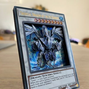 Carte 3D Yugioh Trishula Dragon of the Ice Barrier Duel Devastator Art 100% fait main Diorama