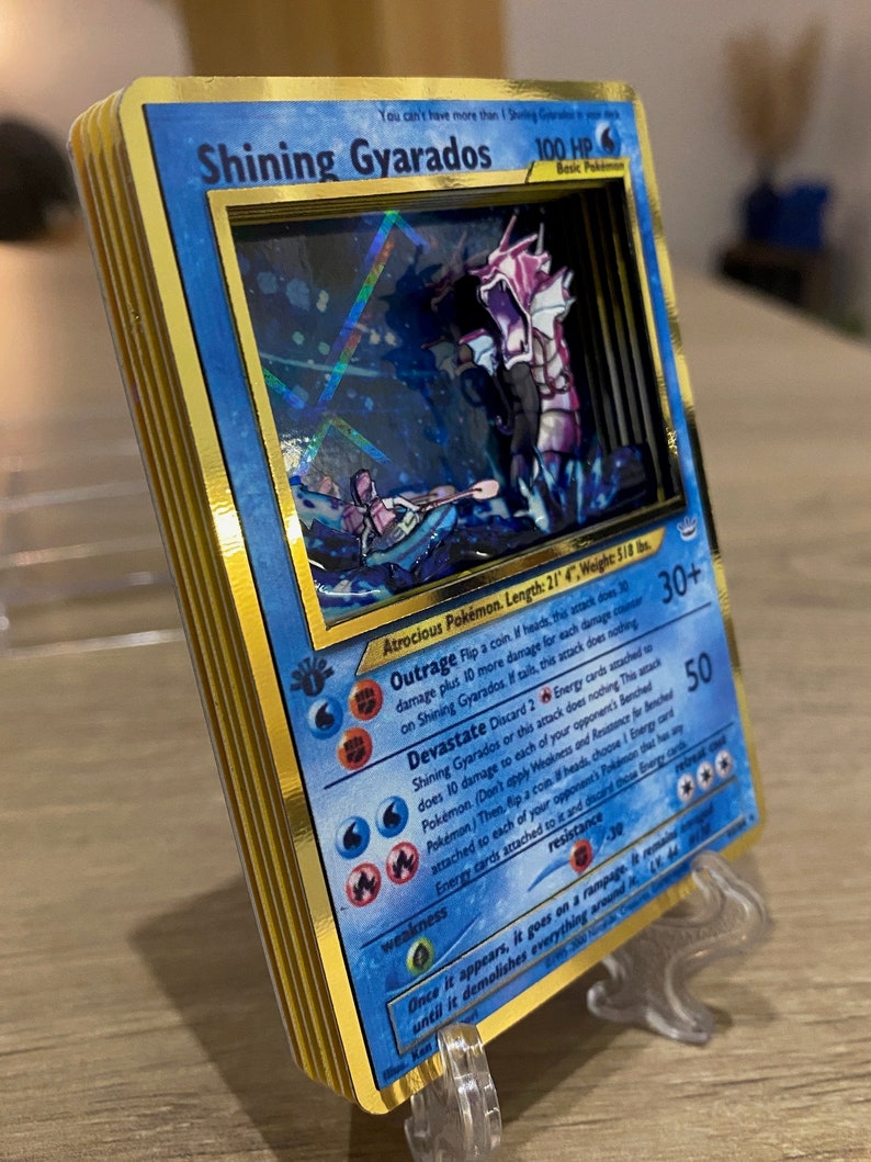 Tarjeta 3D ShadowBox Pokemon Shining Gyarados Neo Revelación 65 / 64 Arte 100% Diorama hecho a mano imagen 3