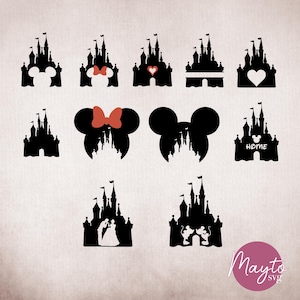 Puede incluir: Una colección de siluetas negras de castillos con varios diseños, incluyendo orejas de Mickey Mouse, lazos y formas de corazón. Algunos diseños presentan la palabra "HOME" y siluetas de personajes. La imagen incluye el texto "Mayto svg" en un círculo rosa.