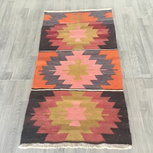 Kilim annodato a mano 3x5, tappeto, tappeto di lana fatto a mano, piccolo tappeto, tappeto vintage, tappeto per la casa 2,6x5,0 piedi. Tappeto boho, tappeto colorato