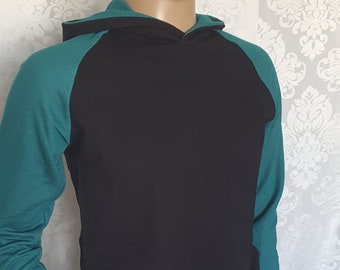 Nachhaltiger, selbstgeschneiderter Raglanhoodie Größe M