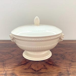 Wedgwood Edme serving dish