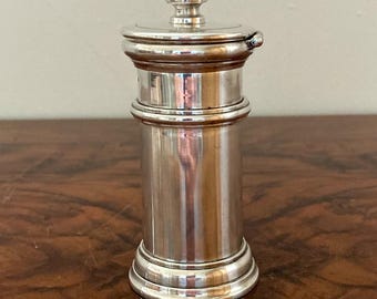 Wiskemann: silver-plated pepper mill