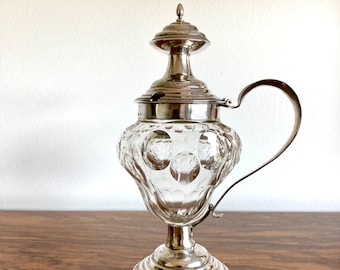 Silver mustard barrel in Dutch Biedermeier style, Augustus de Rooij 1868 - 1887.