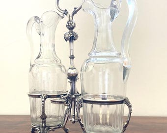 Antique Cailar Bayard silver-plated holder for an oil and vinegar set, condiment set