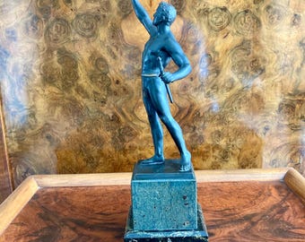 Bronze-colored statue of a gladiator with victory wreath and sword, after Otto Smidt-Hofer, zamac and marble