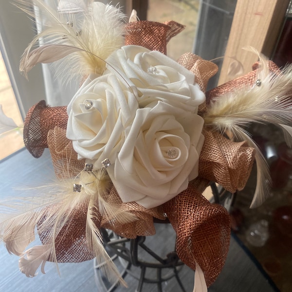 Fascinator - Biscuit Crunch