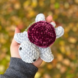 Crochet Small Turtle / Amigurumi / Plushie / Velvet Yarn / Stuffed Animal