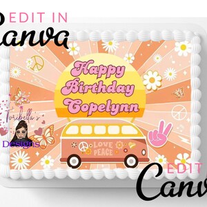 Può includere: Una torta quadrata con un bordo di glassa bianca e un'immagine commestibile di un furgone giallo e arancione con le parole "Happy Birthday Catelyn" e "Love Peace" su di essa. Lo sfondo dell'immagine è arancione con un motivo a raggiera e simboli di pace.