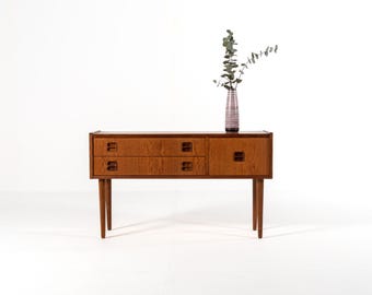 Mid Century Modern Danish Oak Sideboard / Chest of Drawers, 1960s
