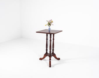 Vintage Mahogany Veneer Pedestal Table