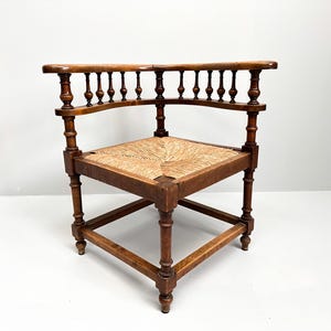 Antique Walnut Corner Chair with Spindle Back and Straw Seat | Farmhouse Decor | Cottage Decor