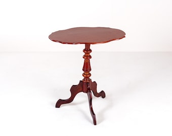 Vintage Mahogany Tripod Side Table with Carved Scalloped Top, circa 1930s