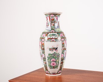 Vintage kinesisk Famille Rose porslinsvas, 1900-talet