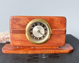 Vintage Wooden Desk Alarm Clock: Retro Mid-Century Decor