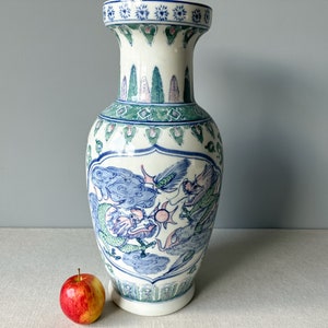 Vintage Large Chinoiserie Vase: Chinese Floral Ceramic Decor