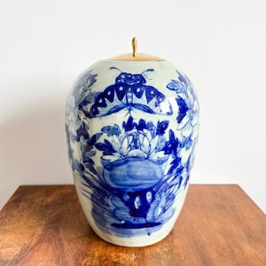 Vintage Blue and White Chinese Ginger Jar