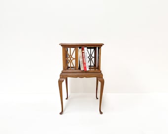Antique Burl Walnut Revolving Side Table, Wortelnoot Book Table ca. 1900