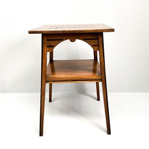 アンティークの彫刻入りマホガニー折りたたみゲームテーブル、19世紀