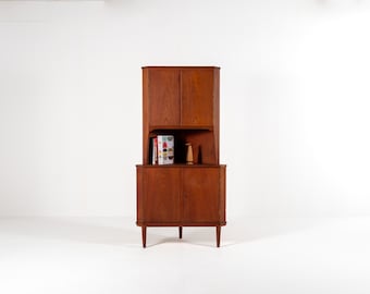 Danish Mid-Century Oak Display Cabinet, 1960s