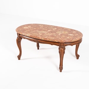 Mesa de centro vintage estilo Luis XV con tablero de mármol, siglo XX.