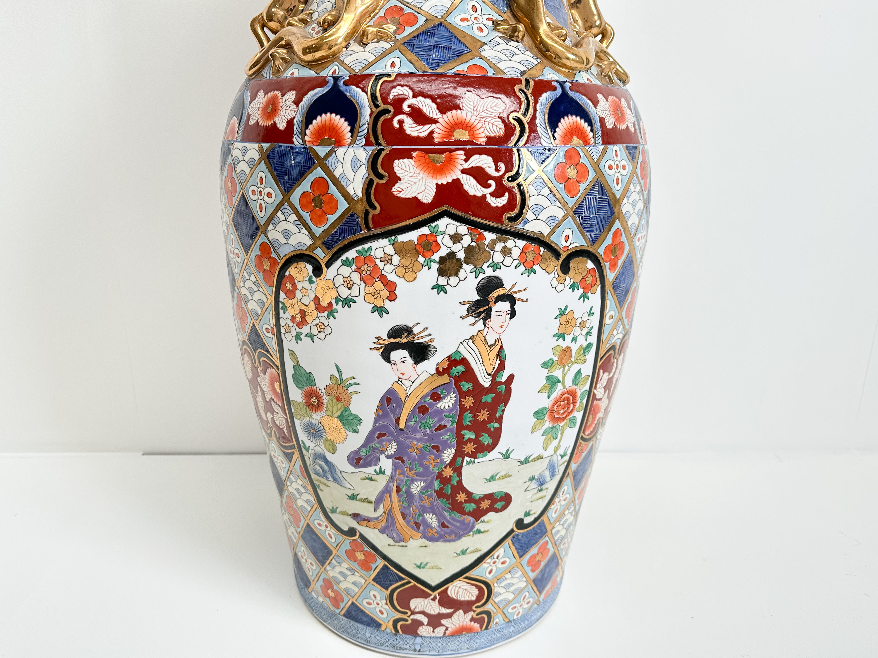 ヴィンテージの巨大な中国製花瓶、高さ 37 インチ / 94 cm